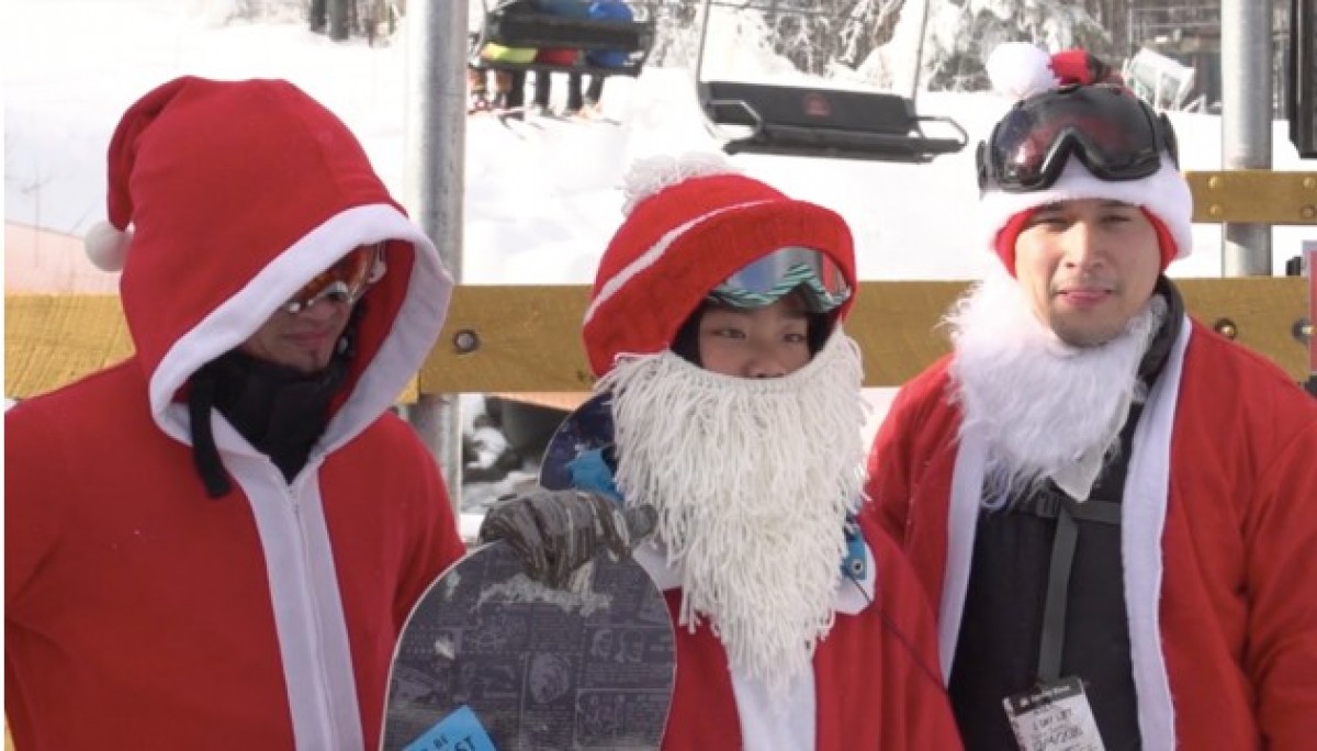 スキー場にサンタ集結！“びっくり”クリスマスチャリティイベントとは？