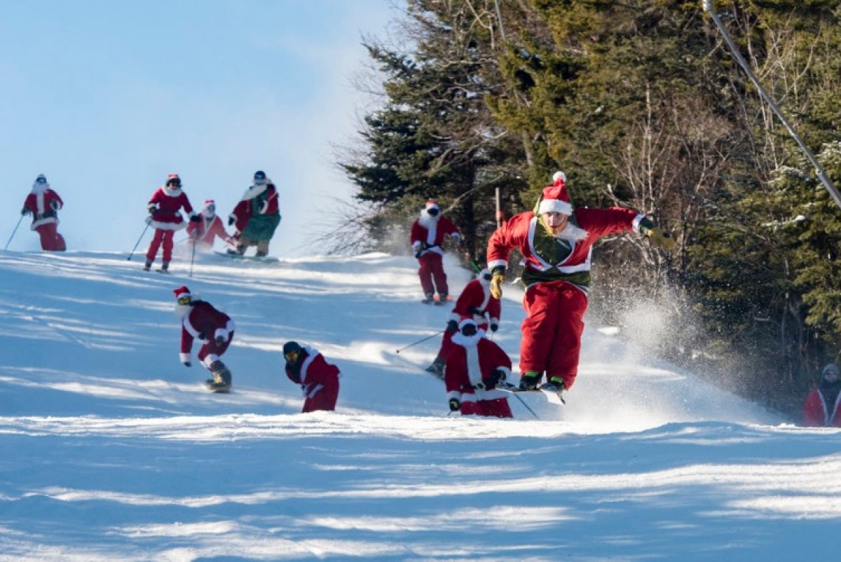 スキー場にサンタ集結！“びっくり”クリスマスチャリティイベントとは？
