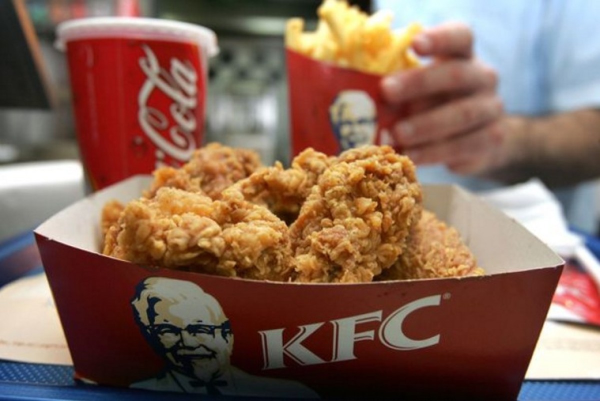 KFCがフライドチキンの香りのキャンドル発表！しかし、SNSでの反応は…