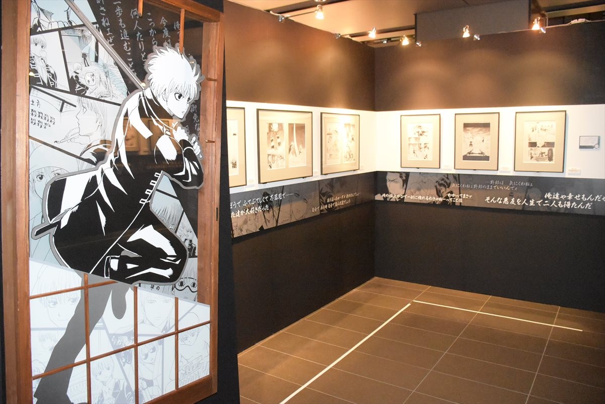 橋本環奈、神楽は「鼻ほじってます！」 『銀魂』初の展覧会ついに開幕