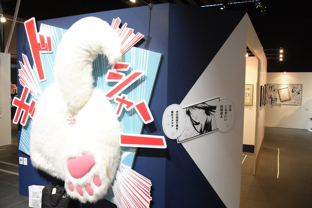 橋本環奈、神楽は「鼻ほじってます！」 『銀魂』初の展覧会ついに開幕