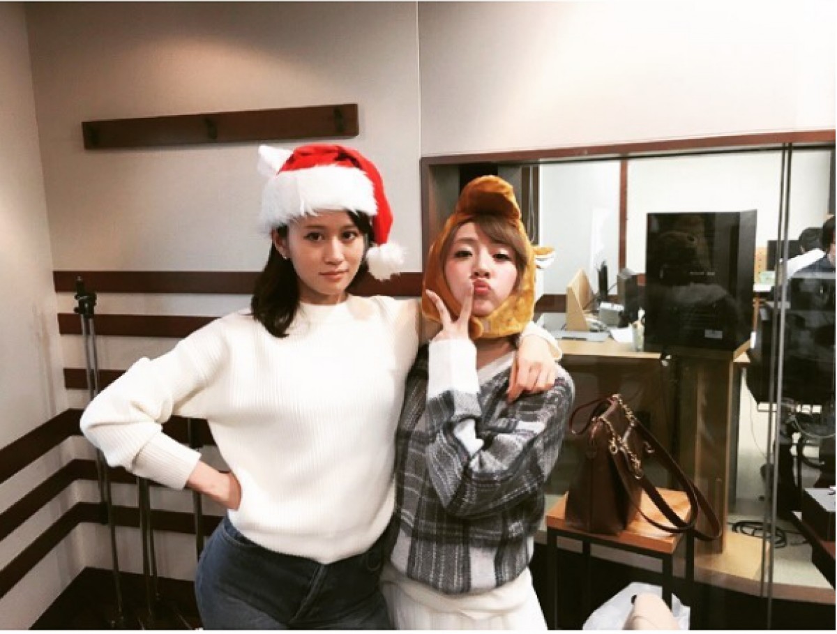 久々のあつみな、クリスマスコスチュームの仲睦まじいツーショット!