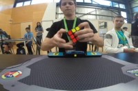 ルービックキューブの新世界記録樹立！その差は、なんと0.1秒