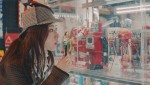 石原さとみ、東京メトロ新CMで“探偵風”コーデを披露！