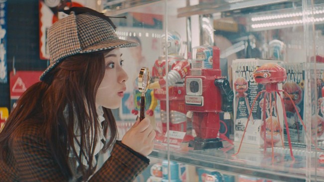 石原さとみ、東京メトロ新CMで“探偵風”コーデを披露!