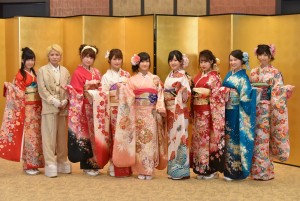 AKB48グループ2017年新成人メンバー成人式記念撮影会　NMB48メンバー9名（左から村中有基、木下百花、吉田朱里、渋谷凪咲、矢倉楓子、須藤凜々花、村瀬紗英、堀詩音、鵜野みずき）