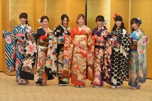 AKB48グループ2017年新成人メンバー成人式記念撮影会　SKE48メンバー7名（左から鎌田菜月、石田安奈、古畑奈和、松井珠理奈、二村春香、東李苑、青木詩織）