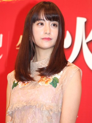 山本美月、『嘘の戦争』制作発表会見に出席