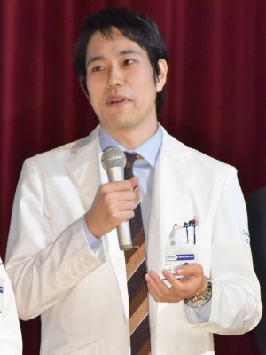 『A LIFE～愛しき人～』舞台挨拶に出席した、松山ケンイチ