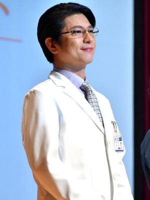 『A LIFE～愛しき人～』舞台挨拶に出席した、及川光博