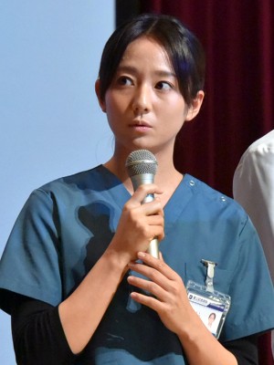 『A LIFE～愛しき人～』舞台挨拶に出席した、木村文乃