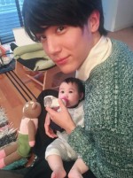 中川大志、「いつか、自分の子を抱きたい」赤ちゃんを抱く姿にファンもメロメロ　※写真提供：「アメブロ」