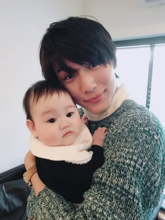 中川大志、「いつか、自分の子を抱きたい」赤ちゃんを抱く姿にファンもメロメロ　※写真提供：「アメブロ」