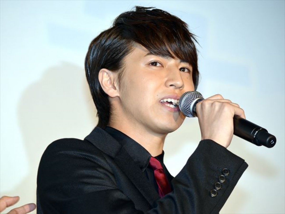 山崎賢人、川口春奈に「そりゃモテる」と褒めちぎられ照れ笑い
