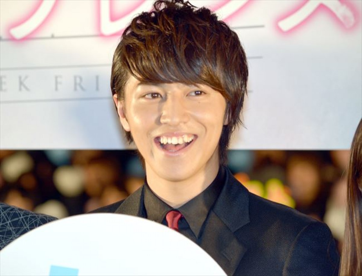 山崎賢人、川口春奈に「そりゃモテる」と褒めちぎられ照れ笑い