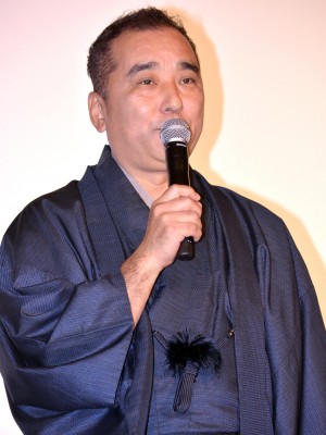 鈴木雅之監督、映画『本能寺ホテル』初日舞台挨拶に出席