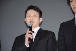 荒木宏文、映画『闇金ドッグス5』初日舞台挨拶に出席