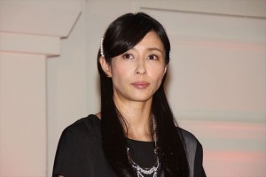 『奪い愛、冬』制作発表記者会見に出席した、水野美紀