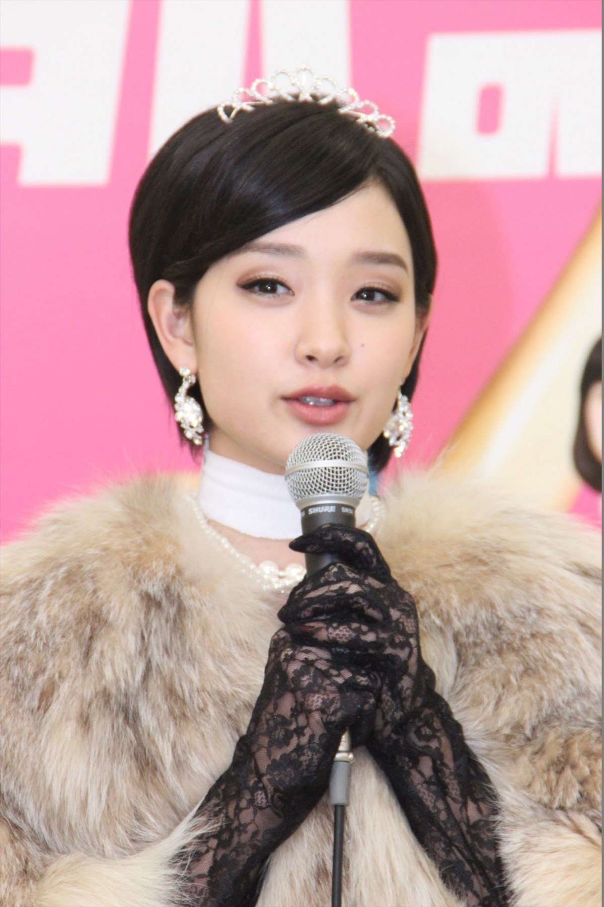 剛力彩芽、一番しっくりきたコスプレは“スケバン”　太賀はロングヘアに「グッときた」