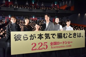 『彼らが本気で編むときは、』の編みポスターお披露目イベント＆完成披露舞台挨拶に出席した、桐谷健太、柿原りんか、ミムラ、門脇麦、田中美佐子、荻上直子監督