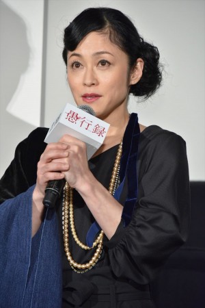 『愚行録』のジャパンプレミアに出席した、濱田マリ