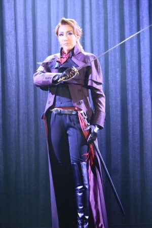  ミュージカル『スカーレット  ピンパーネル』制作発表会に出席した、紅ゆずる