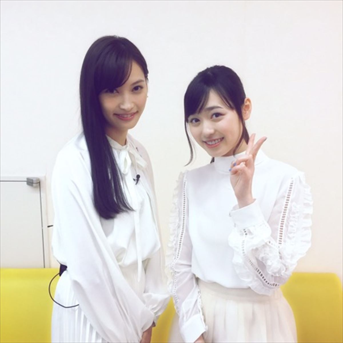 福原遥&大政絢、天使のような姉妹コーデで2ショット