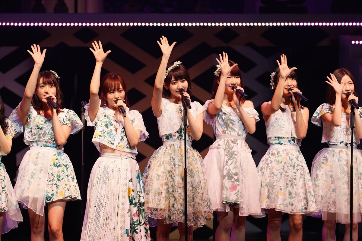 AKB48小嶋陽菜、小嶋真子＆小嶋菜月と“可愛いすぎる”3姉妹ショット披露