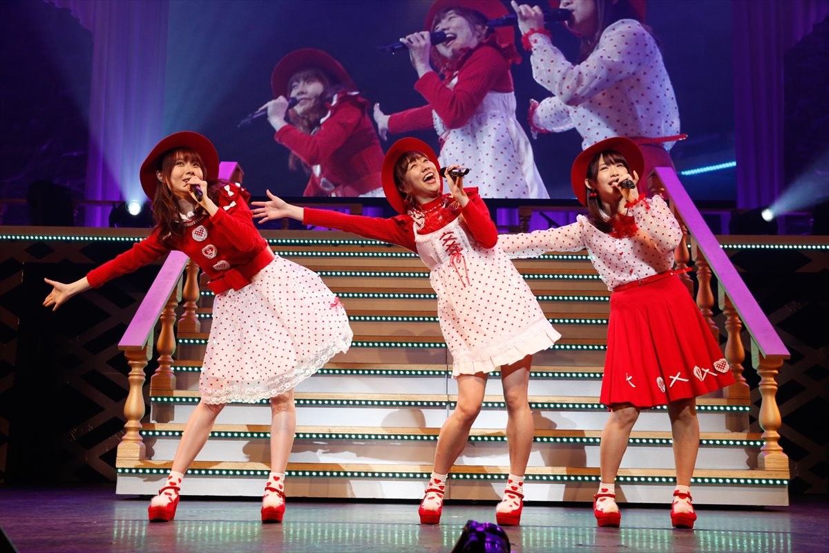 AKB48小嶋陽菜、小嶋真子＆小嶋菜月と“可愛いすぎる”3姉妹ショット披露