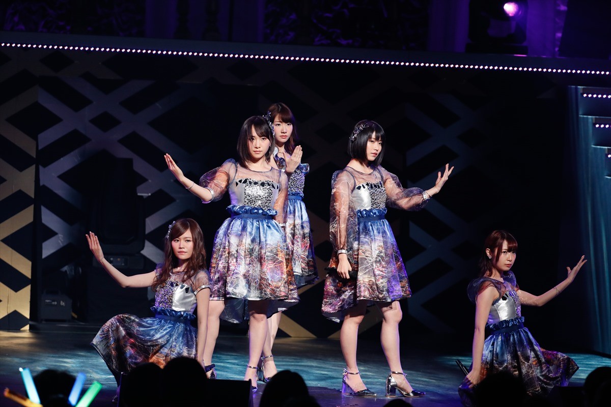 AKB48小嶋陽菜、小嶋真子＆小嶋菜月と“可愛いすぎる”3姉妹ショット披露