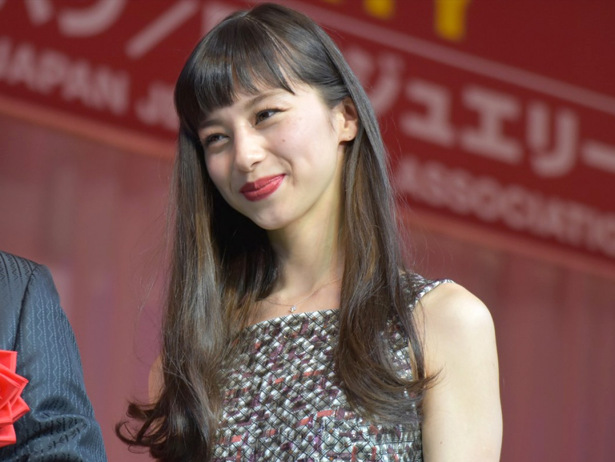 石田ゆり子、“ジュエリーが似合う人”2度目の受賞　22年前は「全く覚えていません」