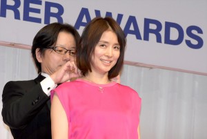 石田ゆり子、『第28回日本ジュエリー ベストドレッサー賞』授賞式に40代部門で出席