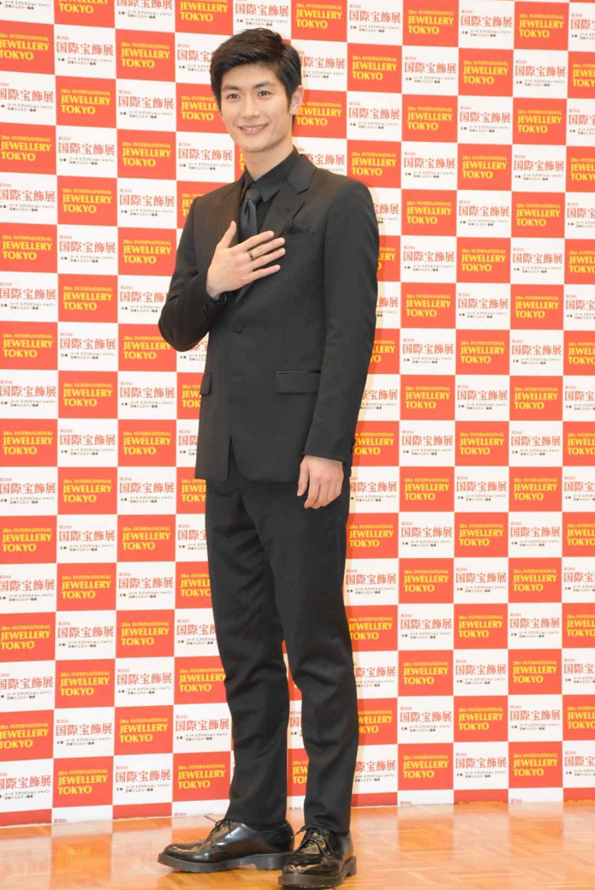 石田ゆり子、“ジュエリーが似合う人”2度目の受賞　22年前は「全く覚えていません」