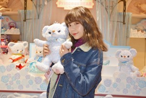 LARMEモデル・斎藤みらい、プリンセスベア発売初日にディズニーストア（渋谷公園通り店）に来店