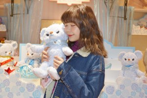 LARMEモデル・斎藤みらい、プリンセスベア発売初日にディズニーストア（渋谷公園通り店）に来店