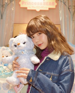 LARMEモデル・斎藤みらい、プリンセスベア発売初日にディズニーストア（渋谷公園通り店）に来店