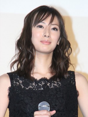 『破門 ふたりのヤクビョーガミ』初日舞台挨拶に出席した北川景子