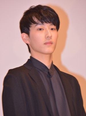 映画『キセキ －あの日のソビト－』初日舞台挨拶に出席した杉野遥亮