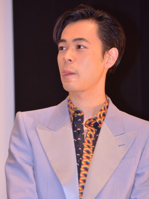 映画『キセキ －あの日のソビト－』初日舞台挨拶に出席した成田凌