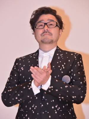 映画『キセキ －あの日のソビト－』初日舞台挨拶に出席した兼重淳監督