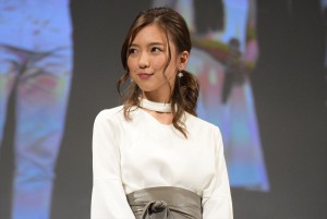 『君と100回目の恋』の公開直前ライブイベントに出席した、真野恵里菜