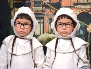 『ミス・ぺレグリンと奇妙なこどもたち』来日会見に出席した、りんか＆あんな