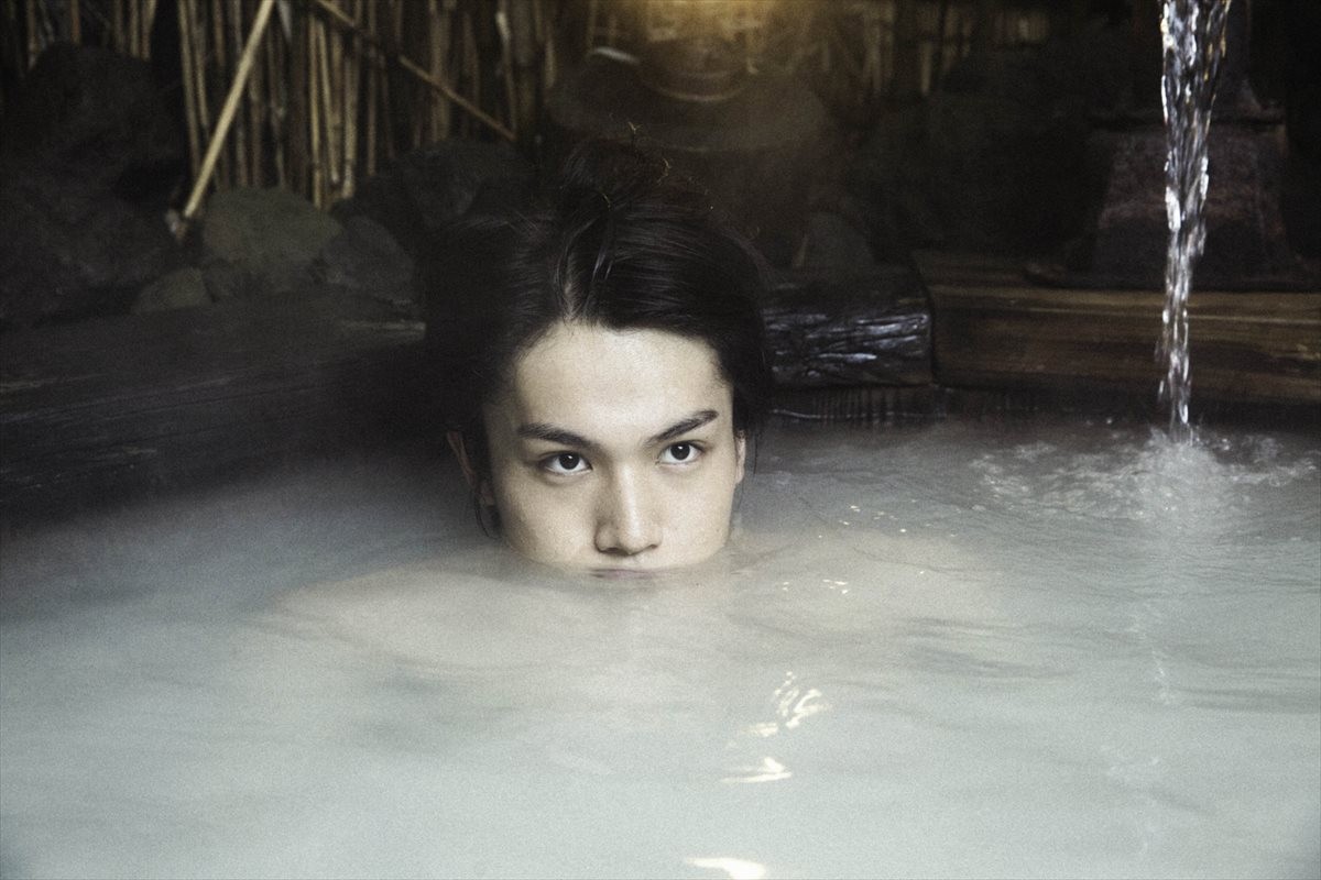 中川大志、40枚超の週めくりカレンダー発売決定！ 写真を初セルフプロデュース