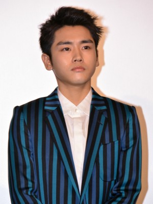 『君と100回目の恋』初日舞台挨拶に登壇した泉澤祐希