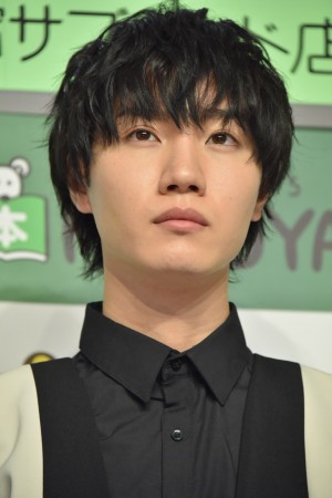 「桜田通 2017.4→2018.3 SO REALカレンダー」発売記念握手会を行った桜田通