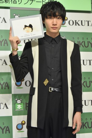 「桜田通 2017.4→2018.3 SO REALカレンダー」発売記念握手会を行った桜田通