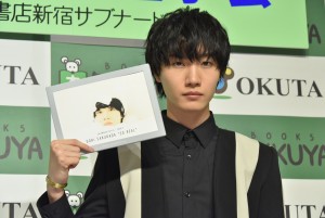 「桜田通 2017.4→2018.3 SO REALカレンダー」発売記念握手会を行った桜田通