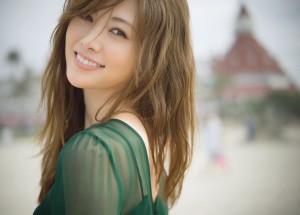 白石麻衣写真集『パスポート』（講談社）撮影／中村和孝