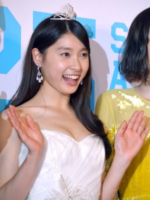 『PとJK』完成披露パーティーに出席した、土屋太鳳