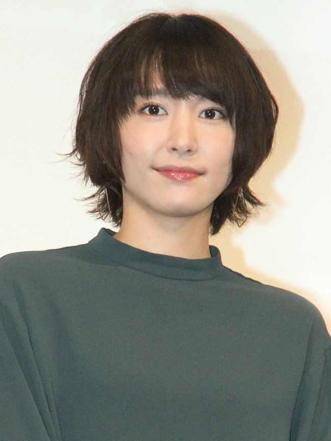 新垣結衣、ラーメンランキング“3冠”！ カワイすぎて寒い日もデートしたくなる芸能人に